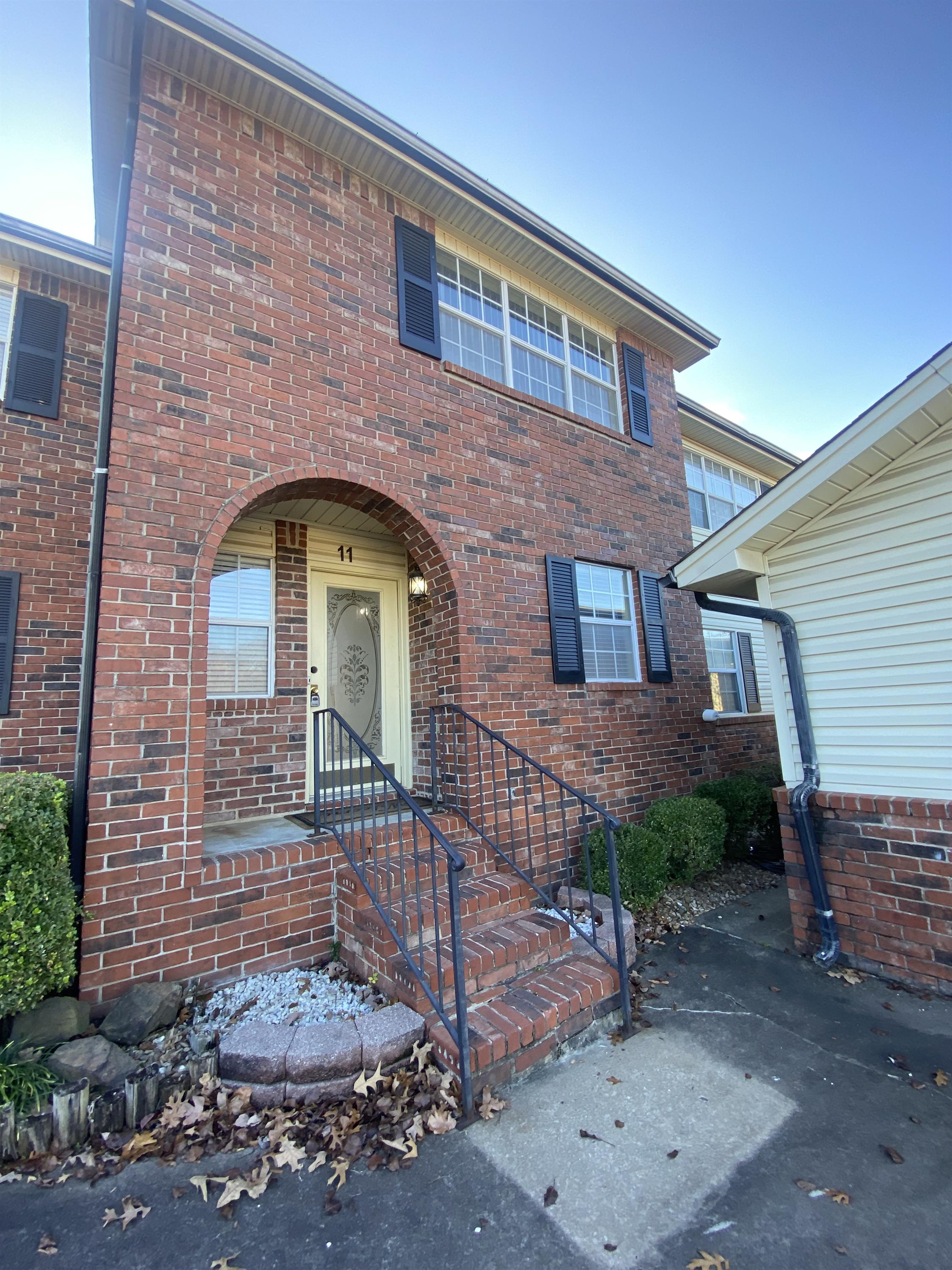 2600 Brooken Hill Drive