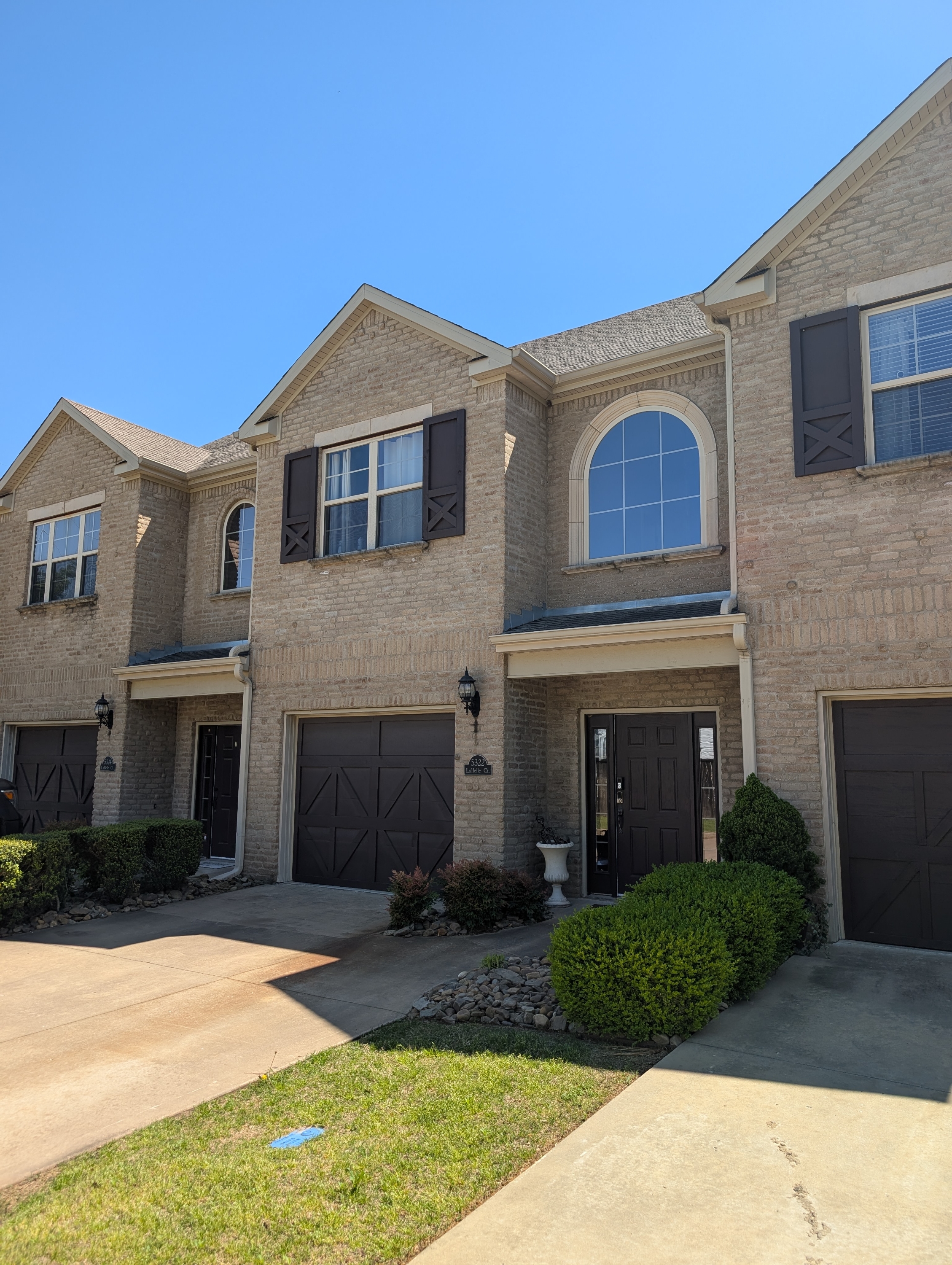 5322 LaBelle Court - 1